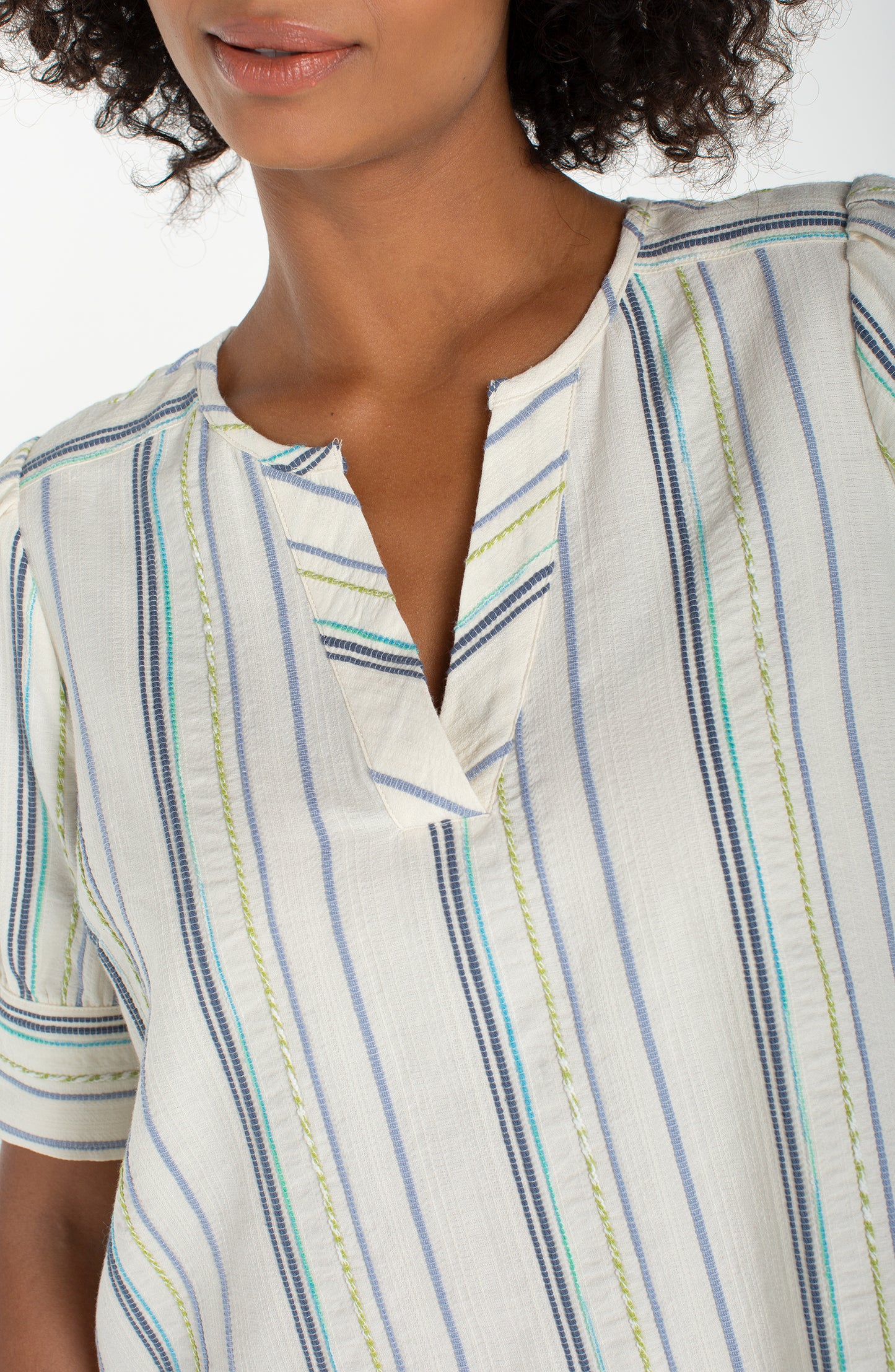 SHORT SLEEVE POPOVER WOVEN TOP
