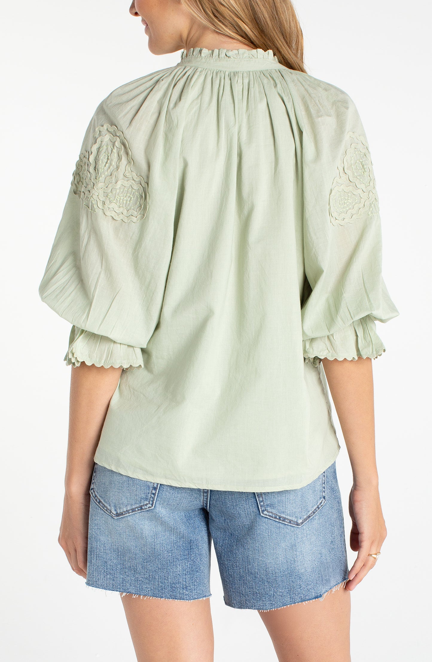 3/4 SLEEVE BUTTON FRONT WOVEN TOP