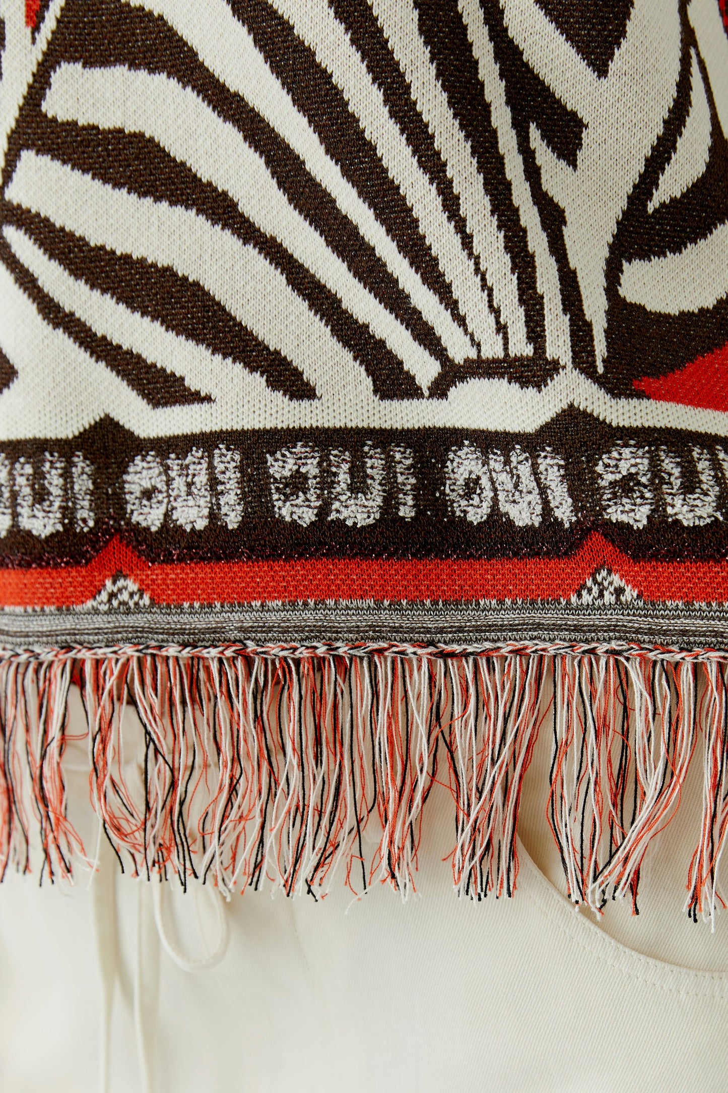 FRINGE SHORT SLEEVE PULLOVER