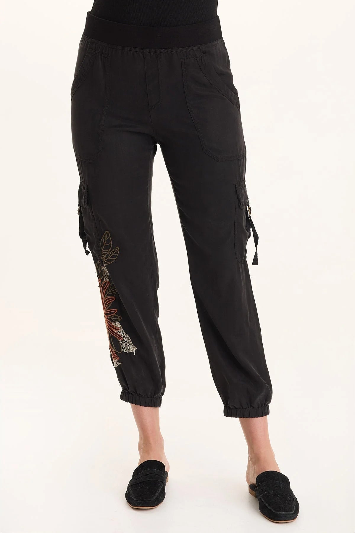 EMBROIDERED DARRI JOGGER