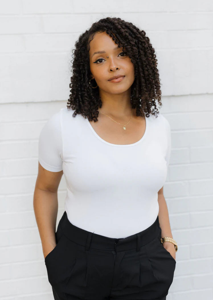 SHORT SLEEVE WAIST LENGTH TOP / CURVY