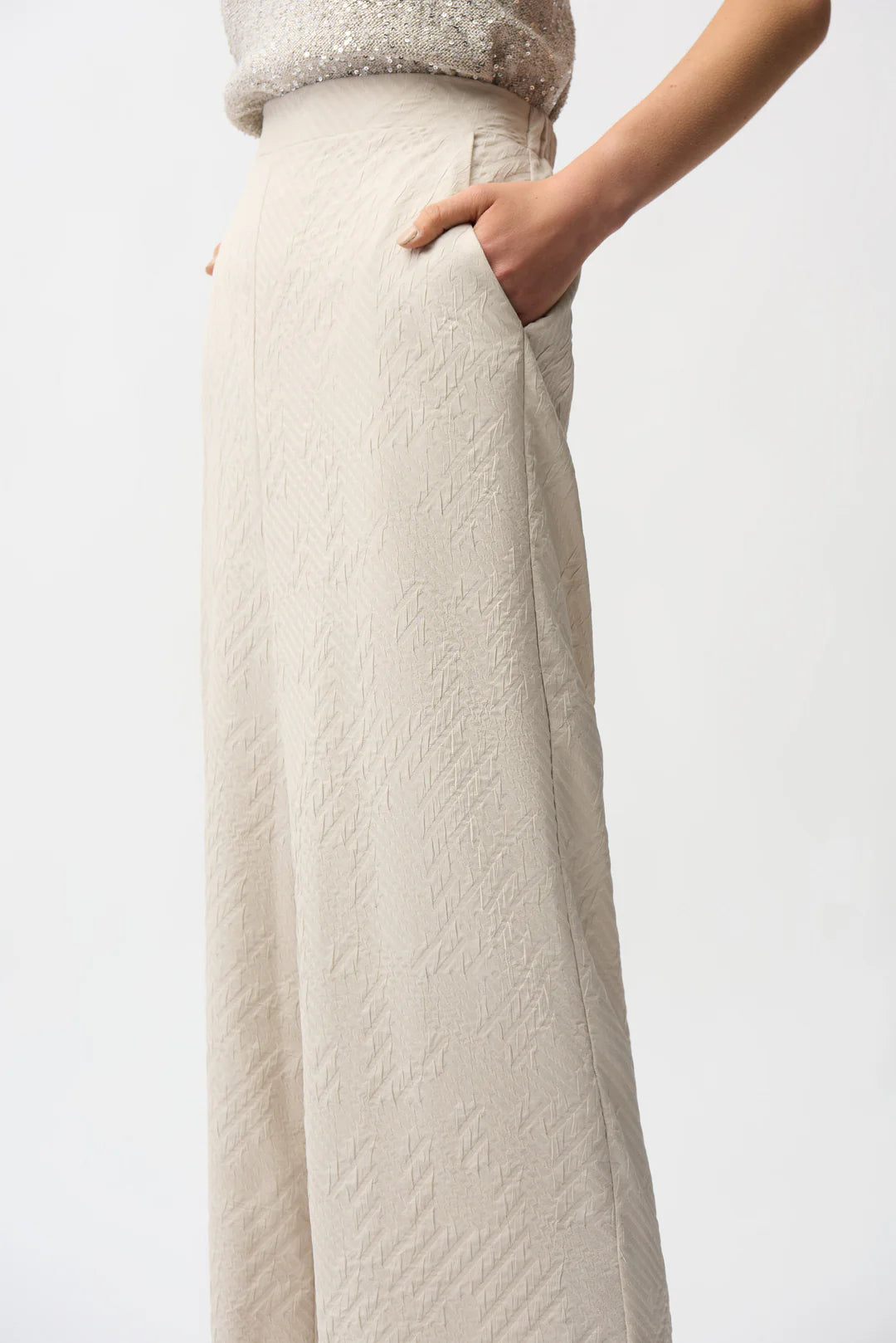 JACQUARD GEOMETRICAL TEXTURE WIDE LEG PULL ON PANT