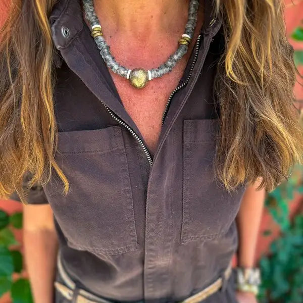 CLASSIC GLASS NECKLACE | LIGHT GRAY