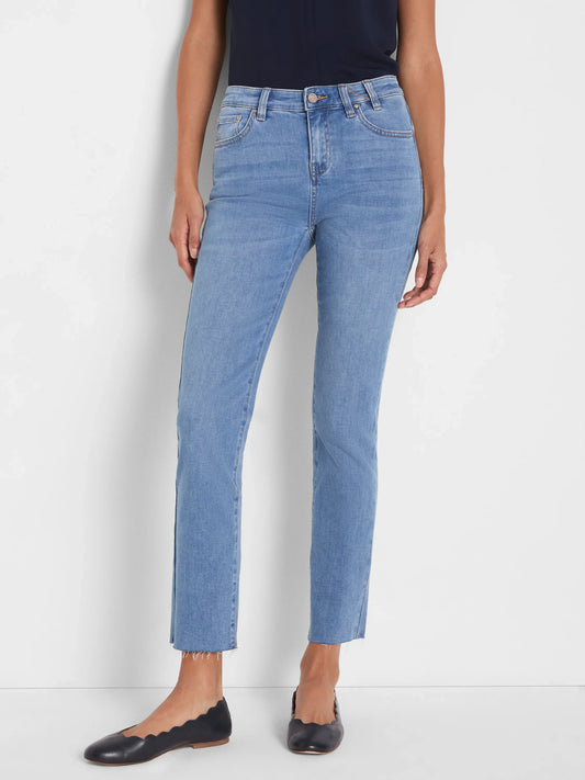 28" DAYTRIP STRAIGHT ANKLE JEANS