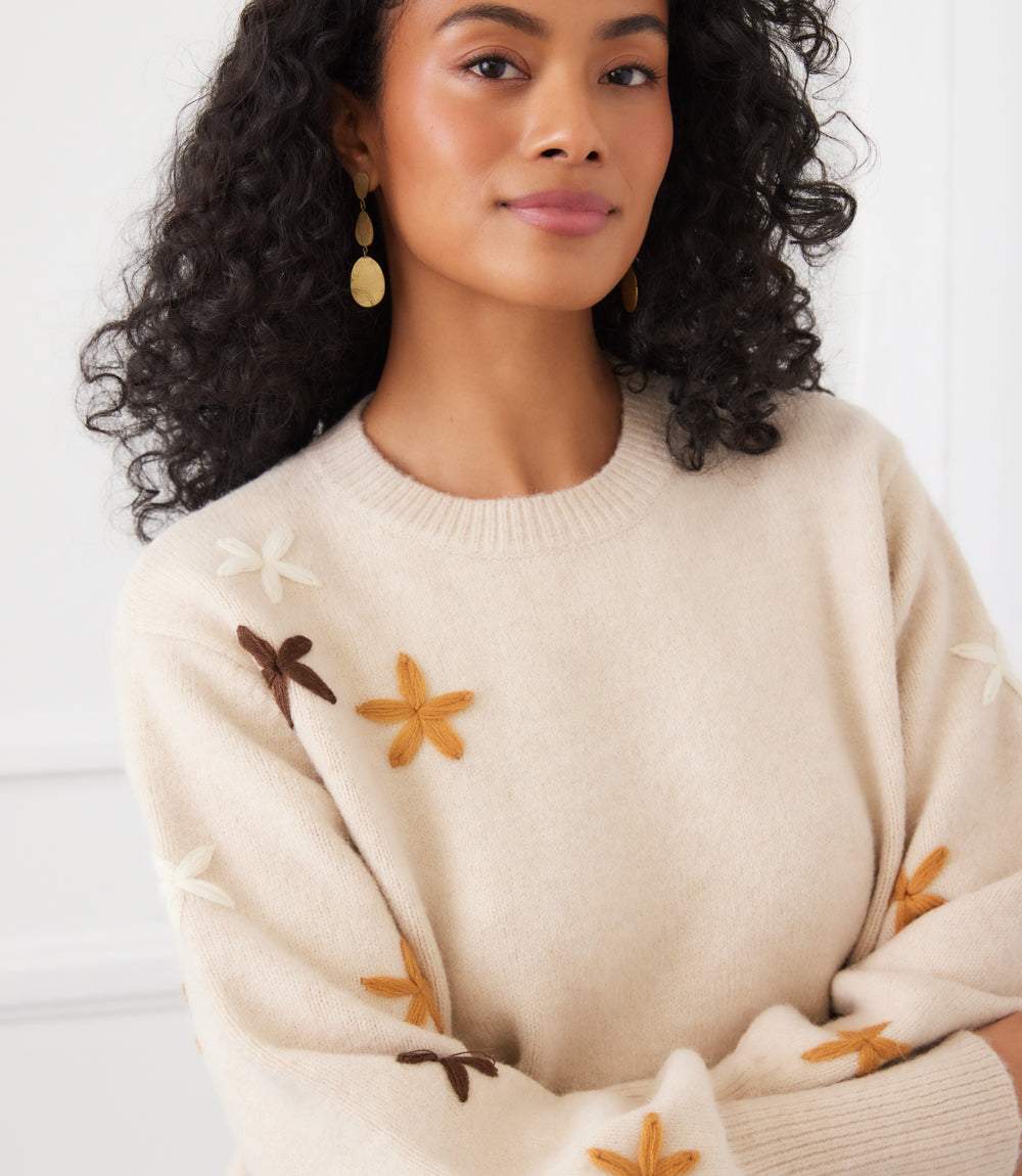 EMBROIDERED FLOWER SWEATER