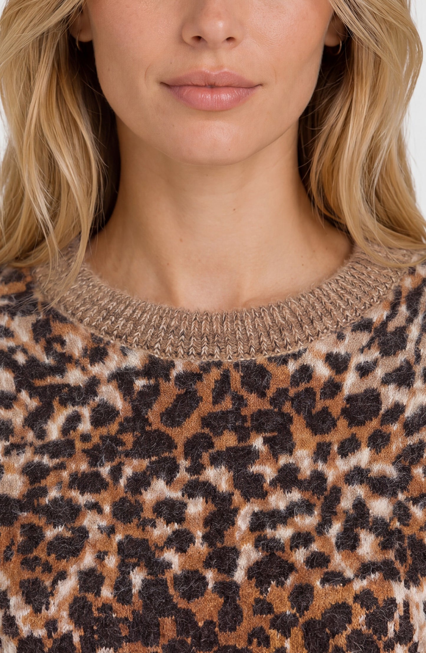 LONG SLEEVE CREWNECK SWEATER