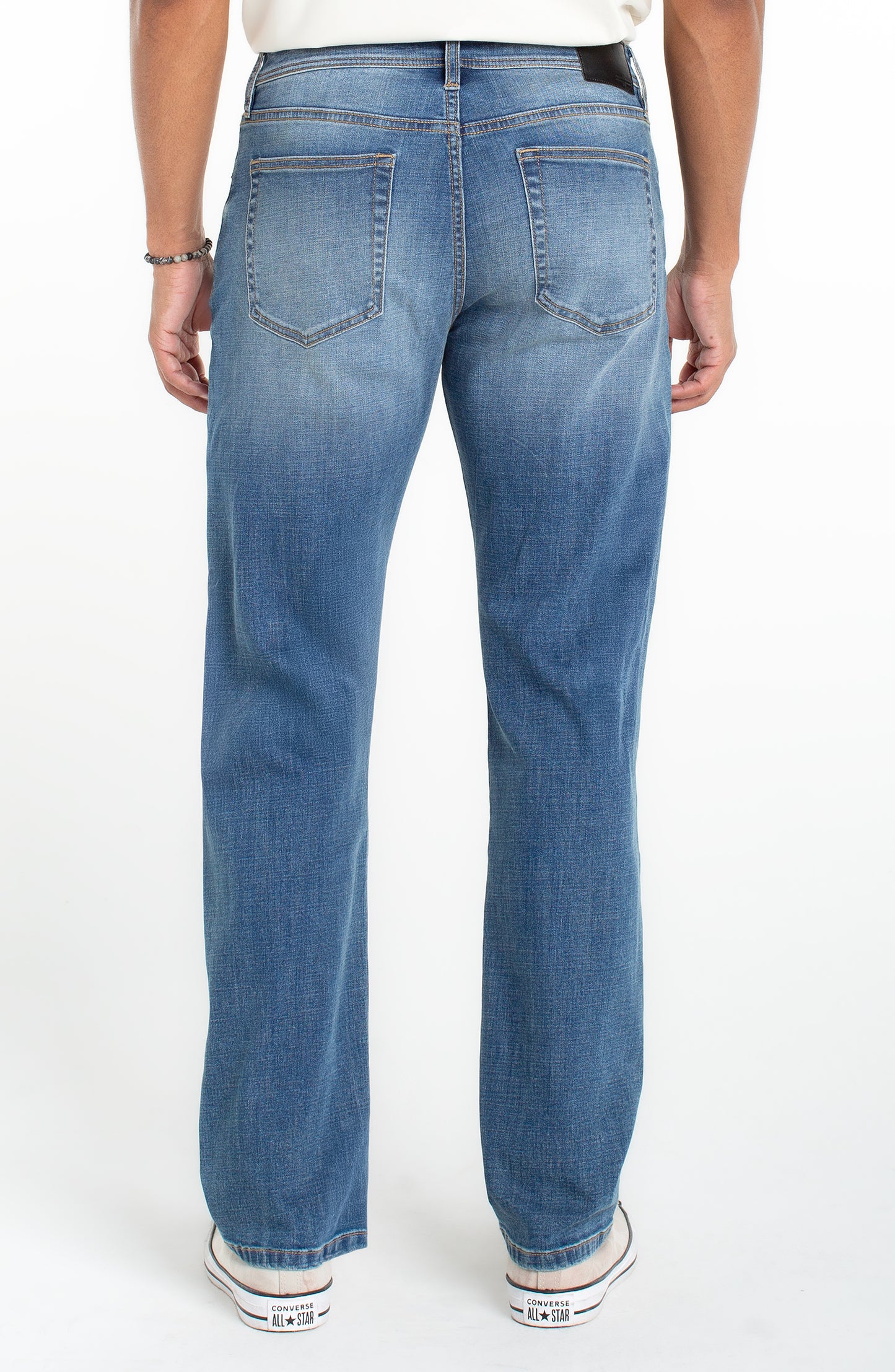ATHLETIC TAPER JEAN 32" INS