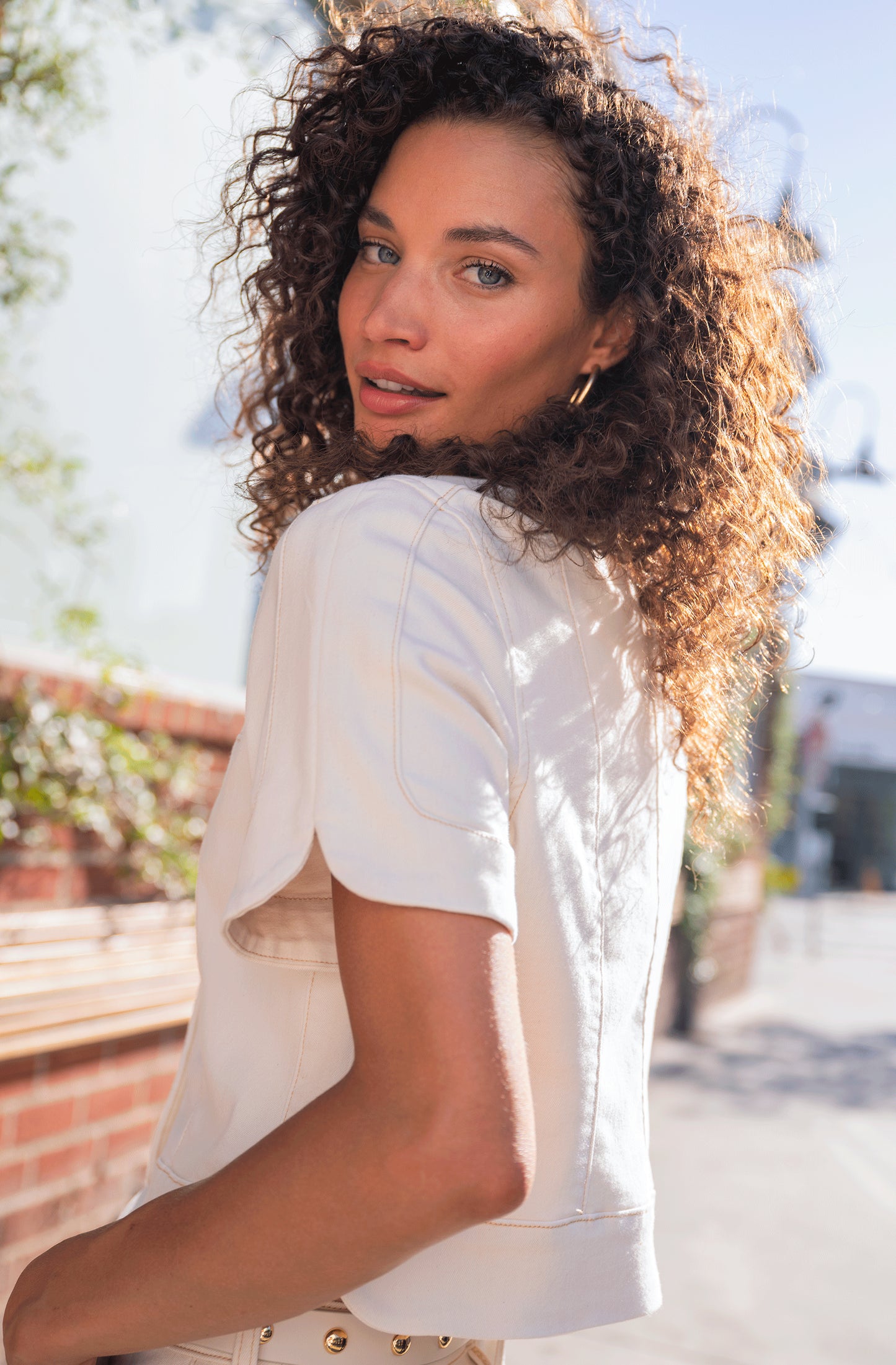 COLLARLESS SHORT SLEEVE CROPPED JACKET